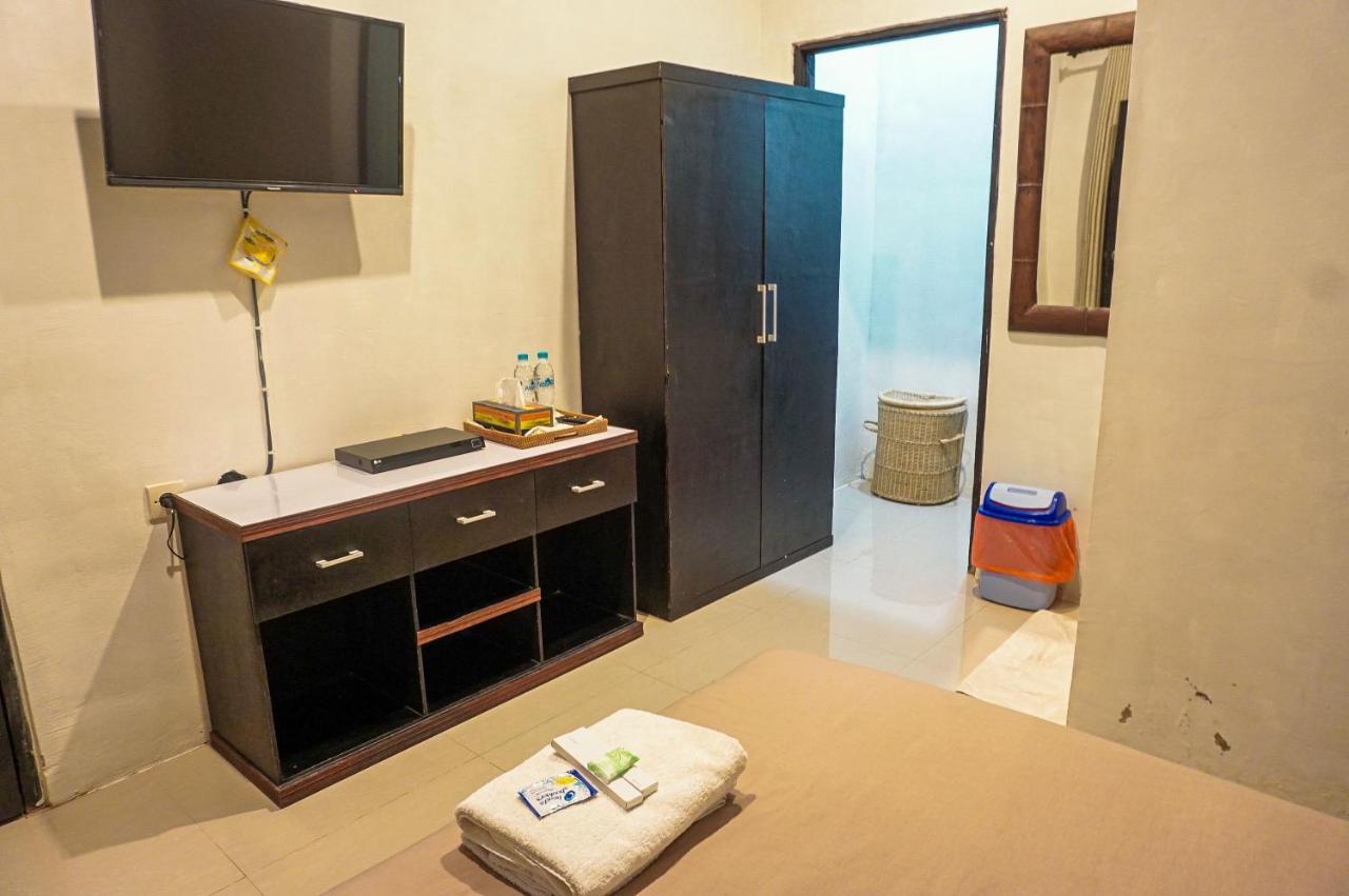 Wisma Pulau Merah Pasanggaran Экстерьер фото