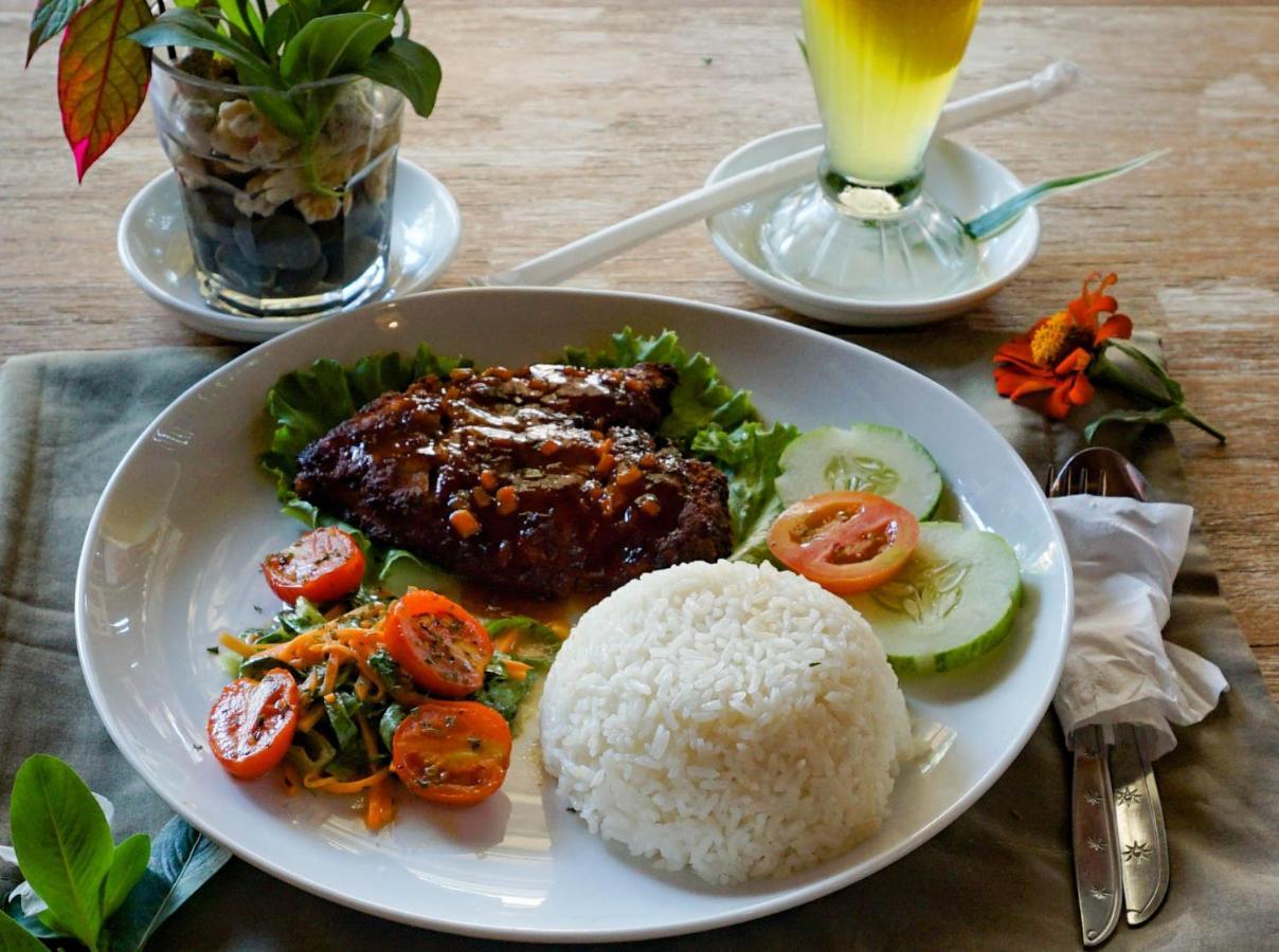 Wisma Pulau Merah Pasanggaran Экстерьер фото